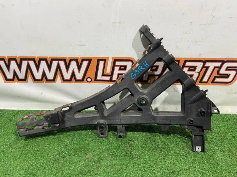 T4A13086 Rear bumper mounting bracket right Jaguar F-Pace Used cost 50 € in stock 7 pcs.