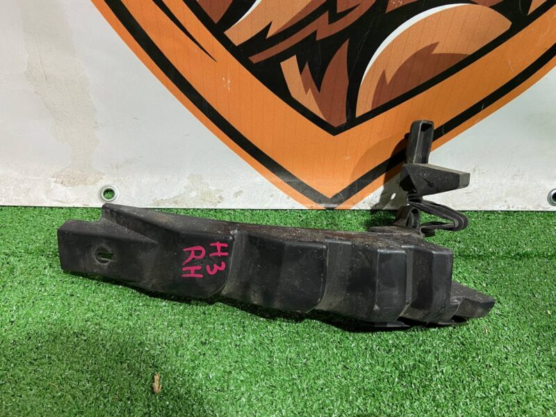 T4A13279 Used JAGUAR F-PACE Rear Right Bumper Mounting Bracket - Image 13