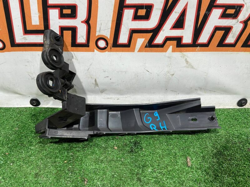 T4A13279 Used JAGUAR F-PACE Rear Right Bumper Mounting Bracket cost 25 € in stock 11 pcs.