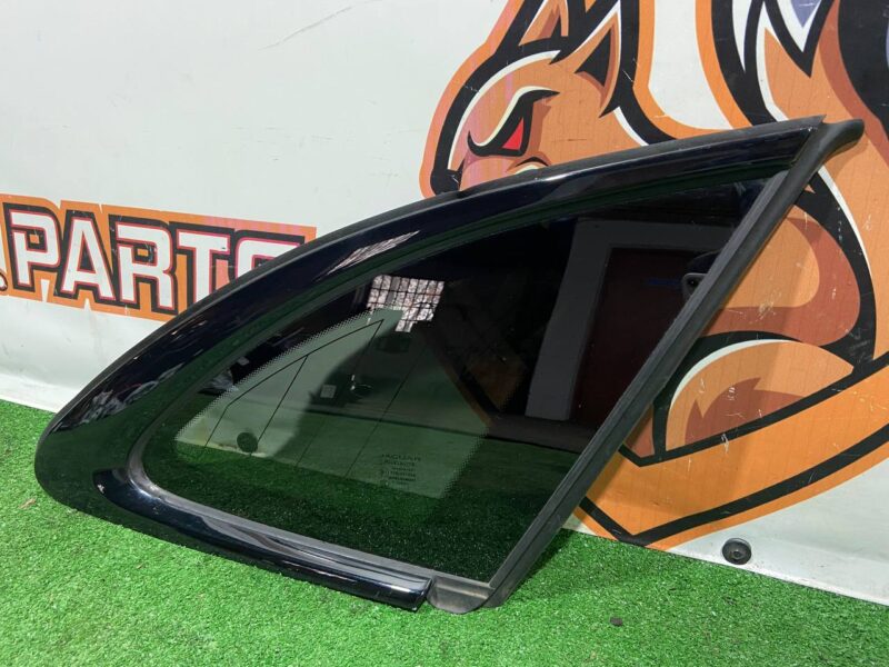 T4A13402 Side right rear glass for Jaguar F-Pace X761 (2017-) USED cost 200 € in stock 3 pcs.