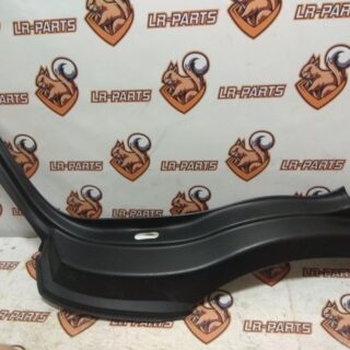 T4A13632 Trimming of the rear right door arch Jaguar F-Pace X761 (2017-) Used cost 100 € in stock 1 pcs.