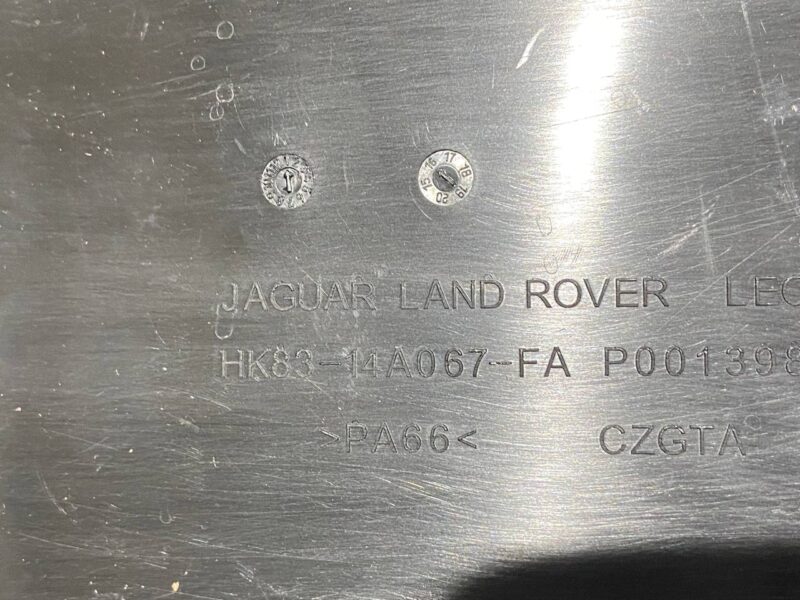 T4A13703 Used Jaguar F-Pace X761 (2017-) Cabin Fuse Box cost 200 € in stock 1 pcs.