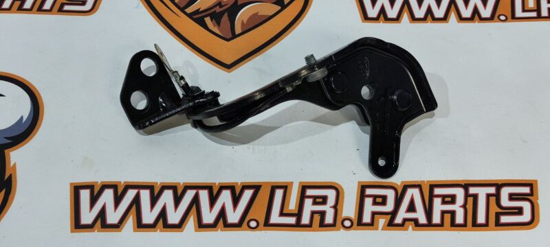 T4A13766 Trunk lid hinge right Jaguar F-Pace X761 (2017-) used cost 30 € in stock 1 pcs.