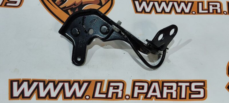 T4A13767 Tailgate hinge left Jaguar F-Pace X761 (2017-) used cost 30 € in stock 1 pcs.