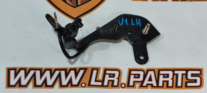 T4A13767 Tailgate hinge left Jaguar F-Pace X761 (2017-) used cost 30 € in stock 1 pcs.