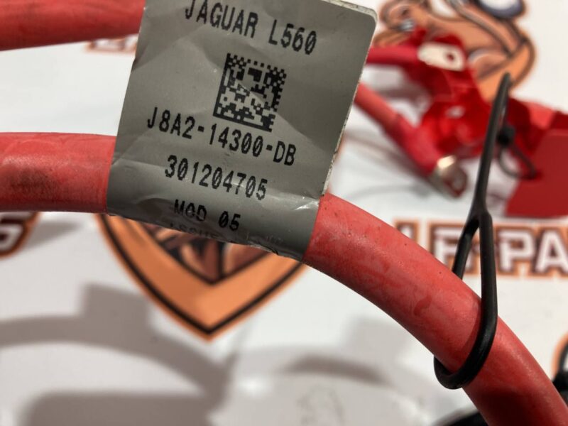 T4A14319 fuse box with power wires Jaguar F-Pace Used cost 90 € in stock 4 pcs.