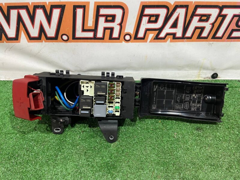 T4A14656.1 Engine compartment fuse box / JAGUAR F-PACE relay board Used - Image 19