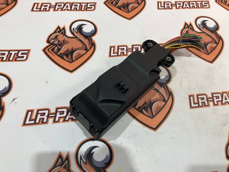 T4A14656.1 Engine compartment fuse box / JAGUAR F-PACE relay board Used cost 250 € in stock 1 pcs.