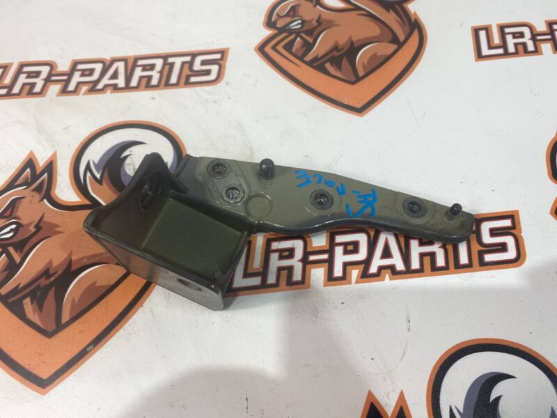 T4A15484 Wing bracket left Jaguar F-Pace X761 (2017-) USED cost 35 € in stock 1 pcs.