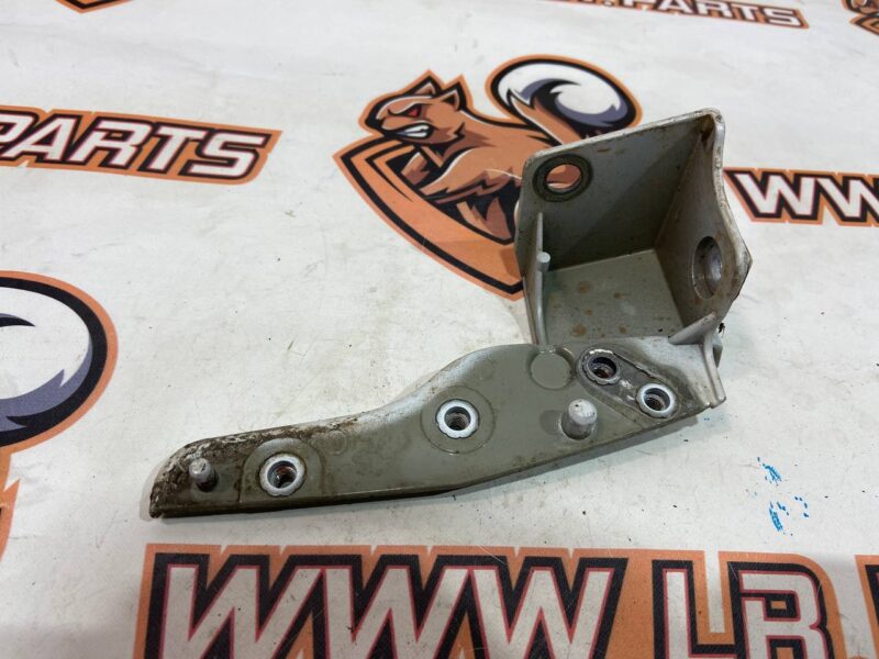 T4A15484 Wing bracket left Jaguar F-Pace X761 (2017-) USED cost 35 € in stock 1 pcs.