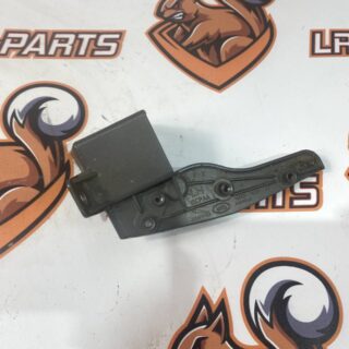 T4A15484 Wing bracket left Jaguar F-Pace X761 (2017-) USED cost 35 € in stock 1 pcs.