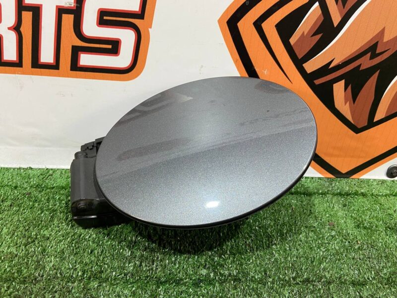 T4A15695KIT Used JAGUAR F-PACE tank hatch cost 55 € in stock 1 pcs.