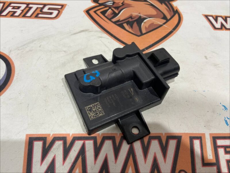 T4A16365 Fuel pump control unit Jaguar F-Pace X761 (2017-) USED cost 80 € in stock 2 pcs.