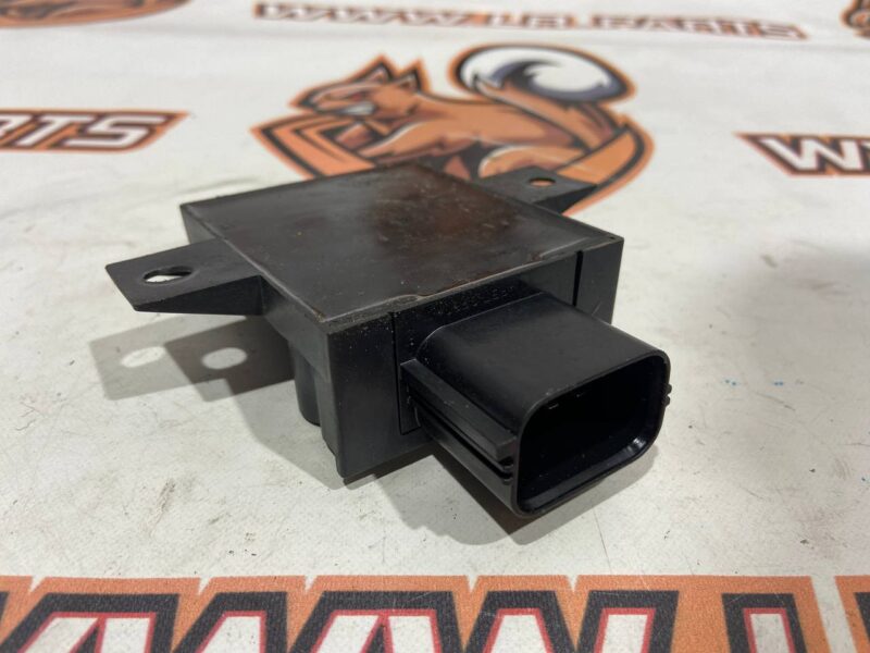 T4A16365 Fuel pump control unit Jaguar F-Pace X761 (2017-) USED cost 80 € in stock 2 pcs.