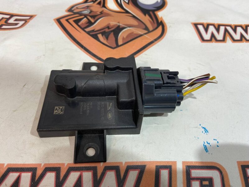 T4A16365 Fuel pump control unit Jaguar F-Pace X761 (2017-) USED cost 80 € in stock 2 pcs.