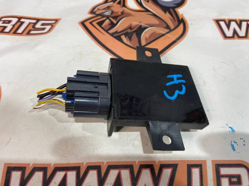 T4A16365 Fuel pump control unit Jaguar F-Pace X761 (2017-) USED cost 80 € in stock 2 pcs.
