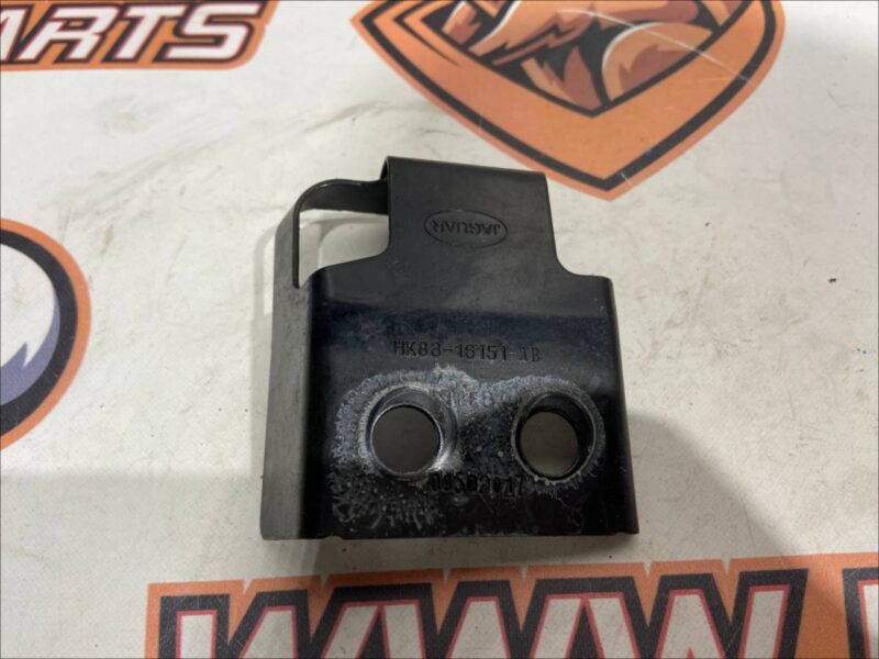 T4A1654 Wing bracket to spar upper left JAGUAR F-PACE Used cost 50 € in stock 5 pcs.