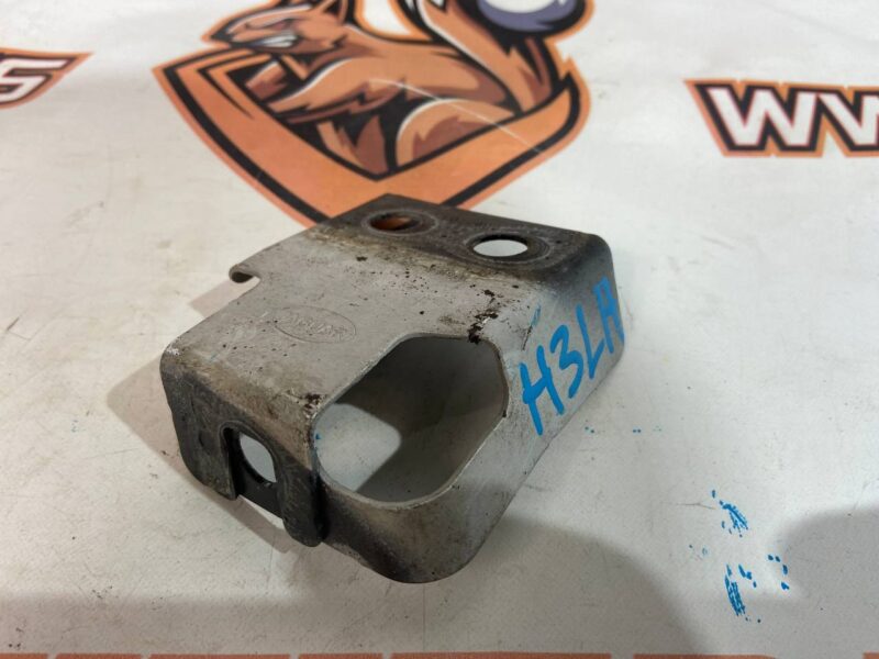 T4A1654 Wing bracket to spar upper left JAGUAR F-PACE Used cost 50 € in stock 5 pcs.