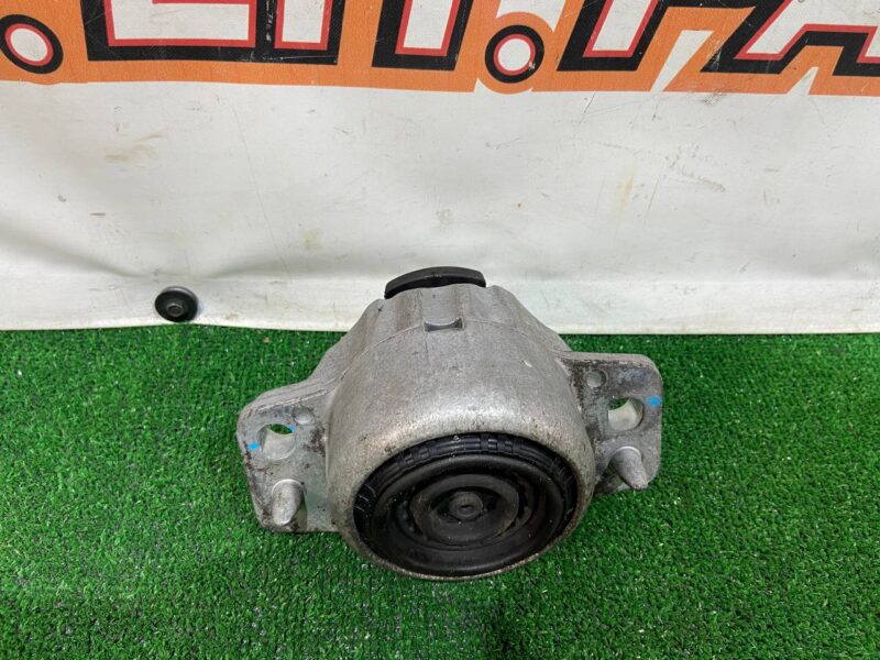 T4A16673 Motor cushion right Jaguar F-Pace X761 (2017-) used cost 95 € in stock 1 pcs.