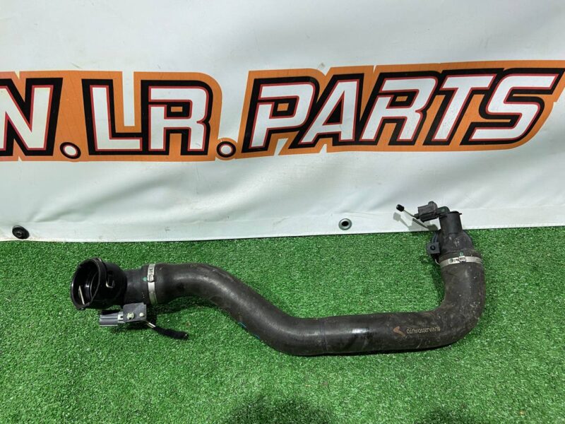 T4A16696 Lower radiator hose Jaguar F-Pace X761 (2017-) Used cost 30 € in stock 2 pcs.