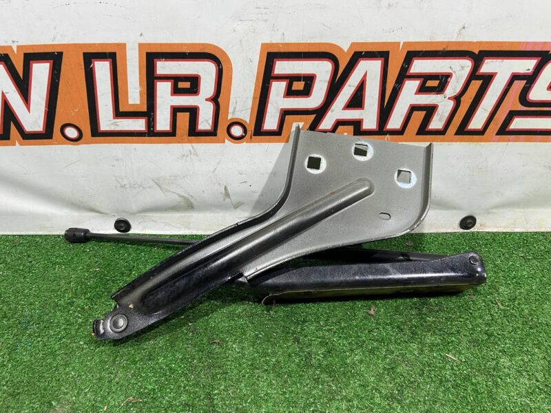 T4A1897 Left hood hinge Jaguar F-Pace X761 (2017-) Used cost 50 € in stock 3 pcs.