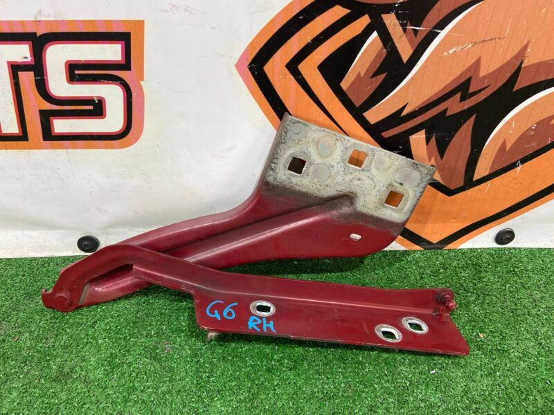 T4A1898 Bonnet hinge right Jaguar F-Pace X761 (2017-) Used cost 50 € in stock 3 pcs.