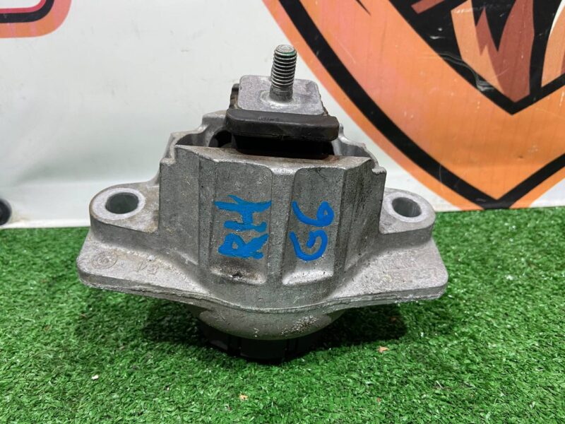 T4A2337 Engine mount left right 3.0TD Jaguar F-Pace X761 (2017-) Used cost 90 € in stock 2 pcs.