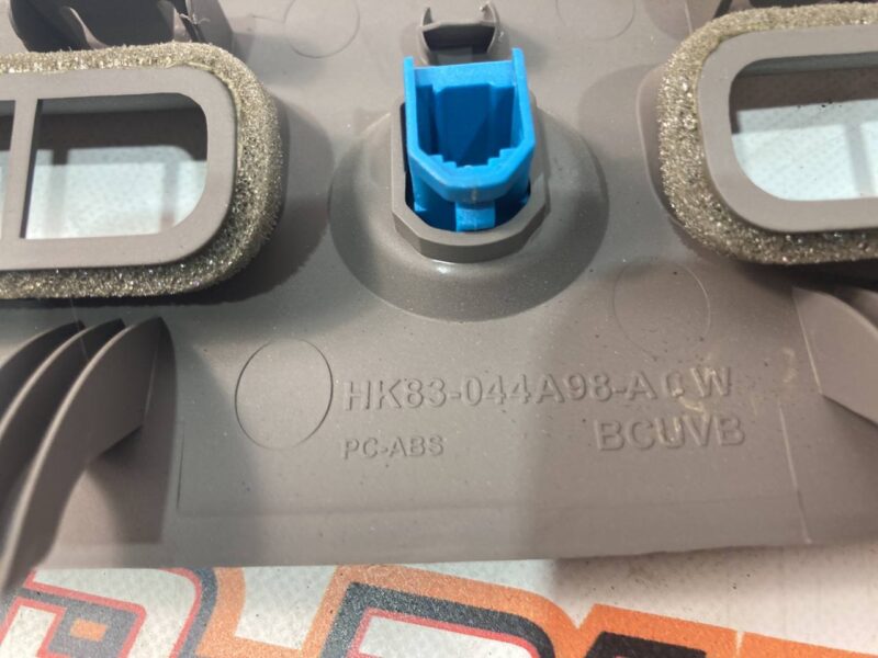 T4A26833AMT Central air duct with used JAGUAR F-PACE light sensor cost 40 € in stock 1 pcs.