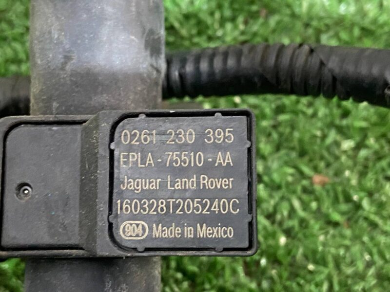 T4A3220 Vacuum tube Jaguar F-Pace X761 (2017-) used cost 35 € in stock 1 pcs.