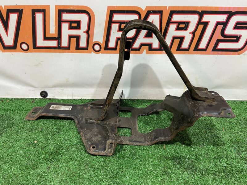 T4A3267 Carbon filter bracket Jaguar F-Pace X761 (2017-) used cost 175 € in stock 1 pcs.
