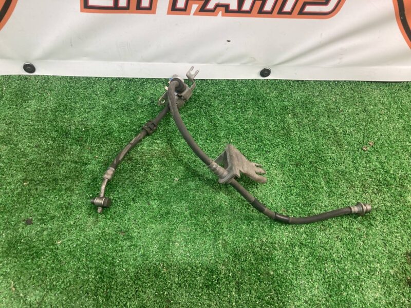 T4A34161 Front Left Brake Tube Jaguar F-Pace X761 (2017-) Used cost 20 € in stock 2 pcs.