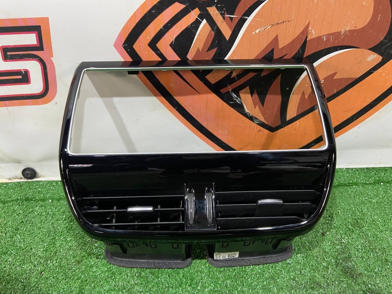 T4A3587 Front console overlay for Jaguar F-Pace X761 (2017-) Used cost 50 € in stock 1 pcs.
