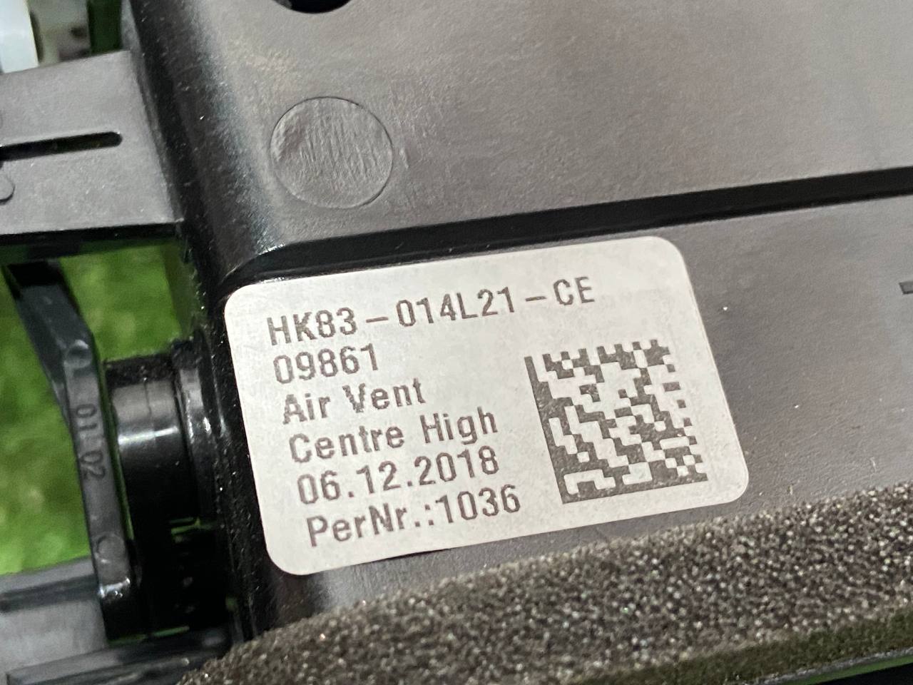 T4A3587 Front console overlay for Jaguar F-Pace X761 (2017-) Used cost 50 € in stock 1 pcs.