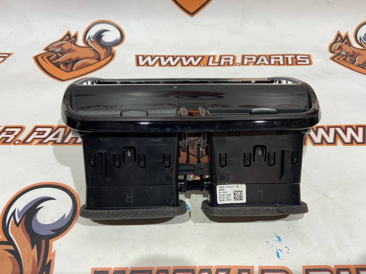 T4A3587 Front console overlay for Jaguar F-Pace X761 (2017-) Used cost 50 € in stock 1 pcs.