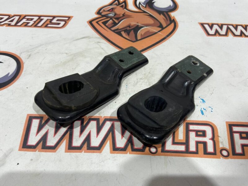 T4A37055 Bracket cushion radiator left Jaguar F-Pace Used cost 15 € in stock 13 pcs.