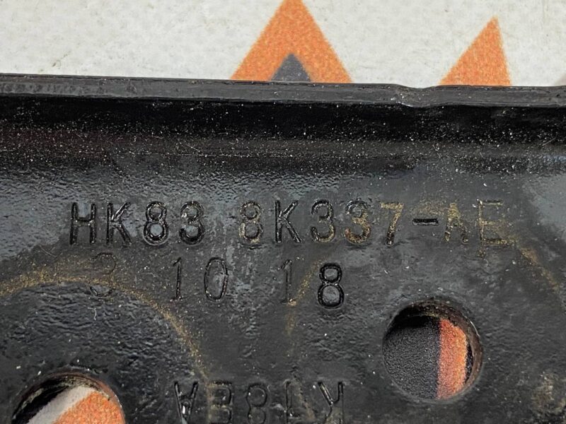T4A37064 Bracket cushion radiator right Jaguar F-Pace Used cost 15 € in stock 12 pcs.