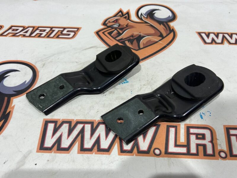 T4A37064 Bracket cushion radiator right Jaguar F-Pace Used cost 15 € in stock 12 pcs.