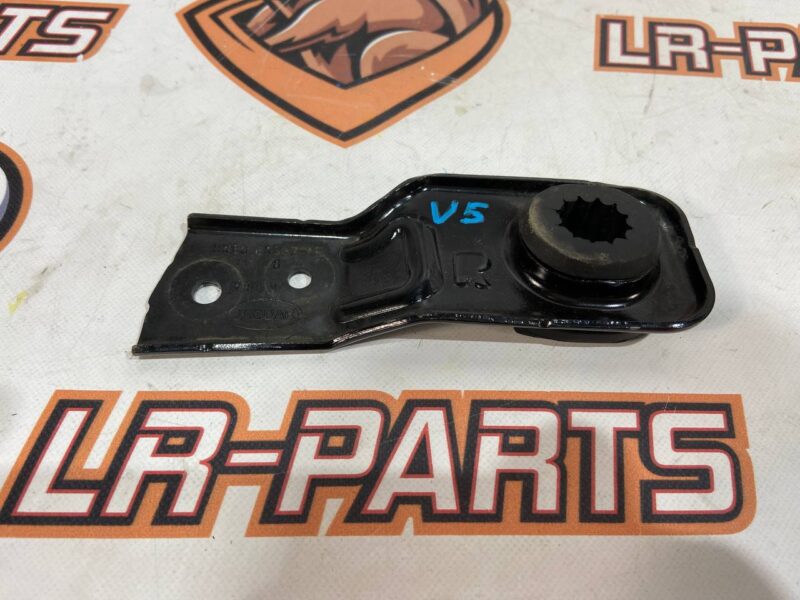 T4A37064 Bracket cushion radiator right Jaguar F-Pace Used cost 15 € in stock 12 pcs.