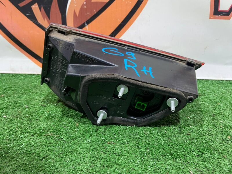 T4A37911 Rear right light in the trunk lid, inner, Jaguar F-Pace X761 (2017-) Used cost 70 € in stock 6 pcs.