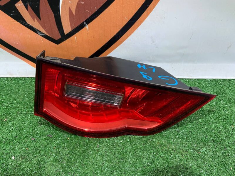 T4A37912 Rear left light in the trunk lid Jaguar F-Pace X761 (2017-) Used cost 70 € in stock 9 pcs.