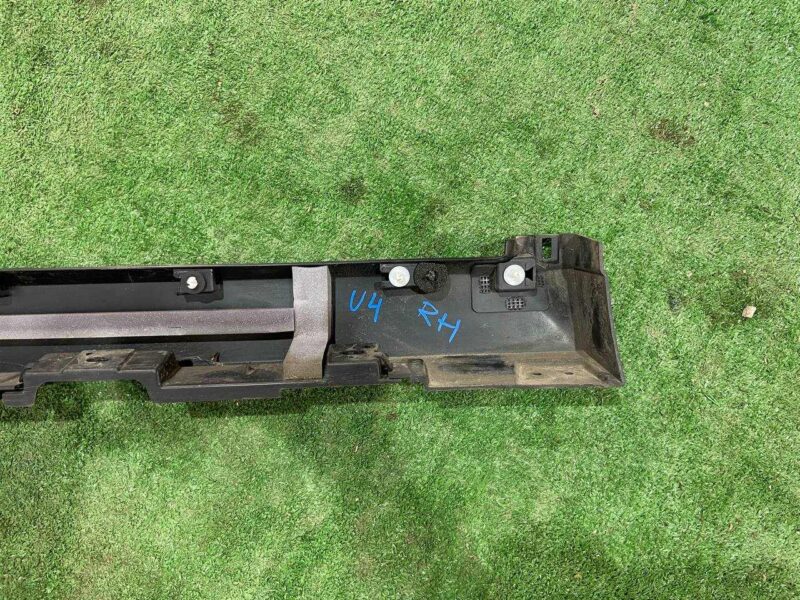 T4A3865 Door sill right Jaguar F-Pace X761 (2017-) used cost 80 € in stock 3 pcs.