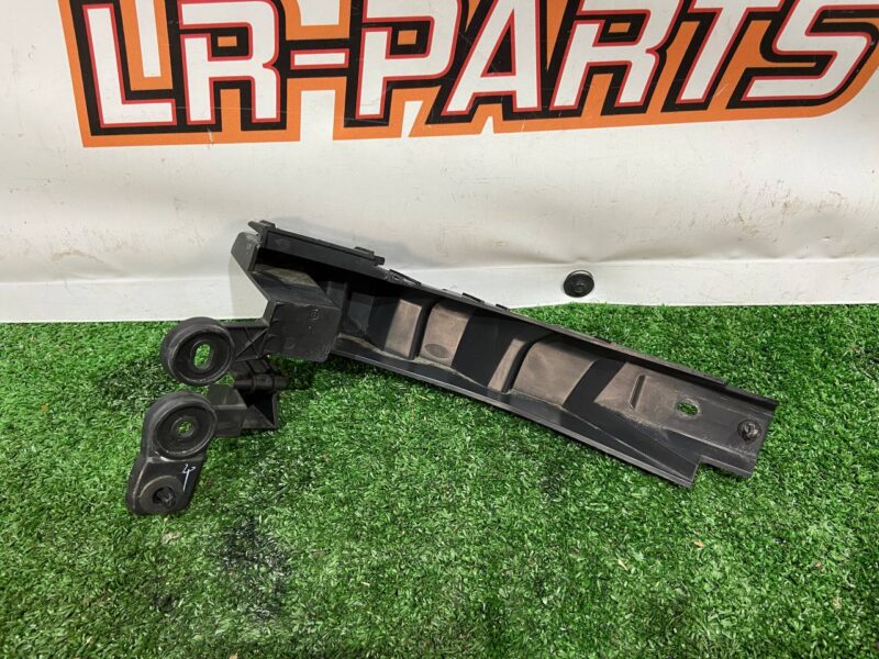 T4A39001 Bumper mounting bracket rear left Jaguar F-Pace Used cost 40 € in stock 4 pcs.