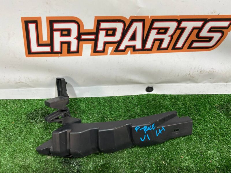 T4A39001 Bumper mounting bracket rear left Jaguar F-Pace Used cost 40 € in stock 4 pcs.