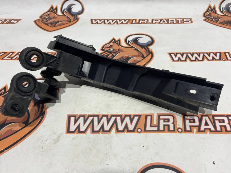 T4A39001 Bumper mounting bracket rear left Jaguar F-Pace Used cost 40 € in stock 4 pcs.