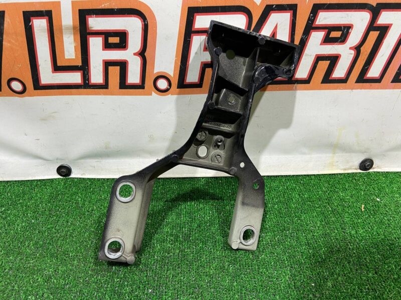 T4A41266 Front bumper reinforcement bracket right Jaguar F-Pace X761 (2017-) Used - Image 12