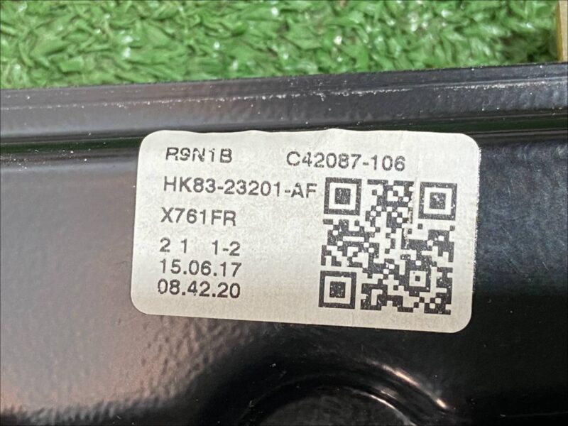 T4A46347 Window regulator front left Jaguar F-Pace X761 (2017-) used cost 100 € in stock 9 pcs.