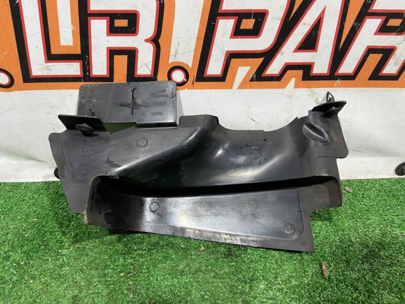 T4A4287 Deflector shield lower right Jaguar F-Pace X761 (2017-) Used cost 35 € in stock 3 pcs.