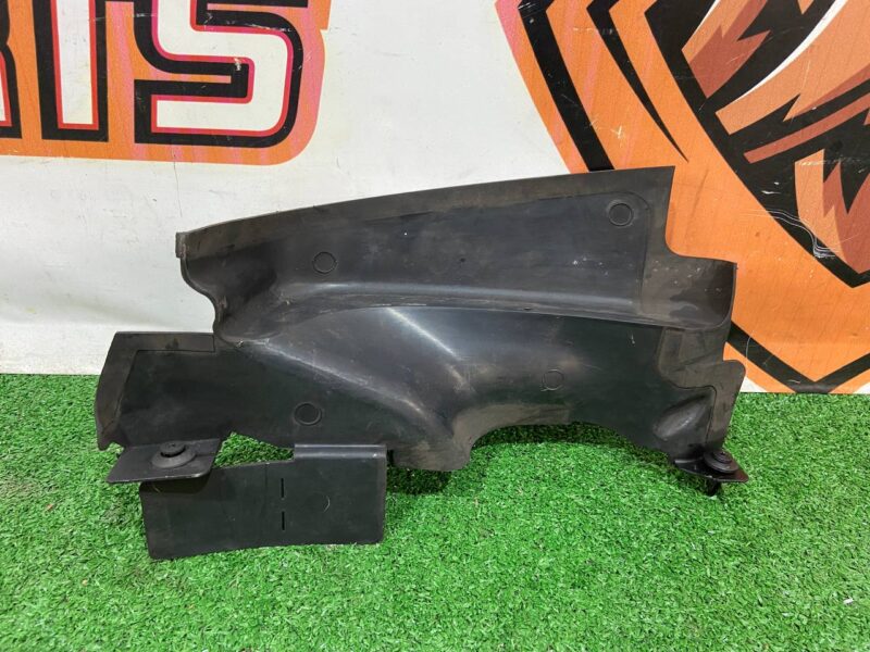 T4A4288 Deflector shield lower left Jaguar F-Pace X761 (2017-) Used cost 37 € in stock 2 pcs.