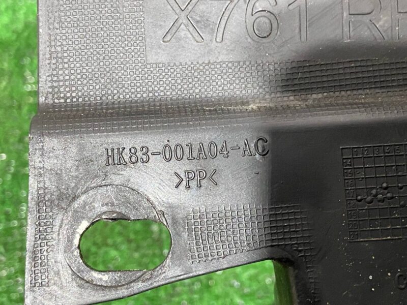 T4A4289 Deflector shield right upper Jaguar F-Pace X761 (2017-) Used cost 38 € in stock 1 pcs.