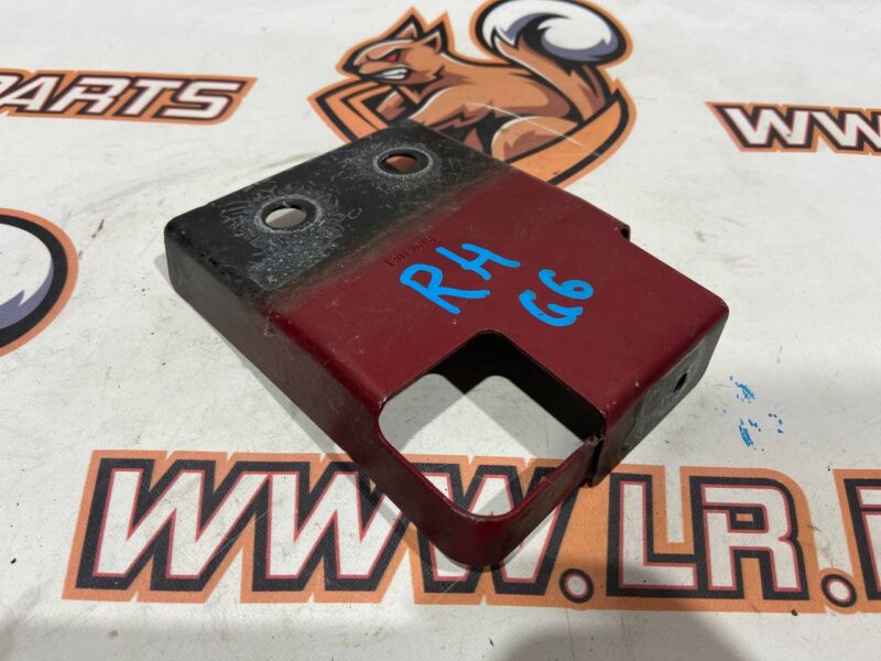T4A6045 Wing bracket to the spar middle right JAGUAR F-PACE Used cost 20 € in stock 7 pcs.